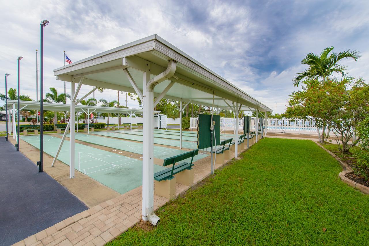 ホテル Arbor Terrace サラソータ エクステリア 写真