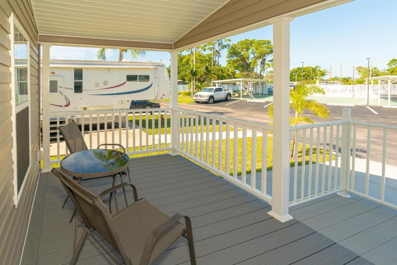 ホテル Arbor Terrace サラソータ エクステリア 写真